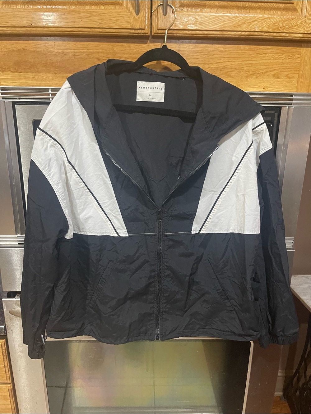Aeropostale Black and White Hooded Colorblock windbreaker jacket Lightweight